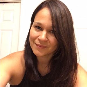 Meet your Posher, Dennise
